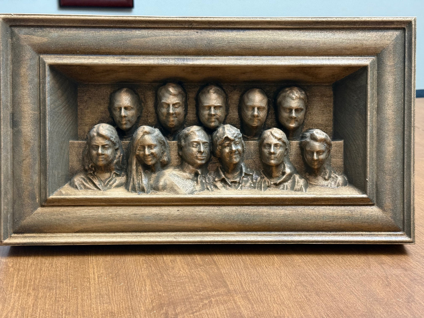 CustomCarvedLargeFamilyPortrait